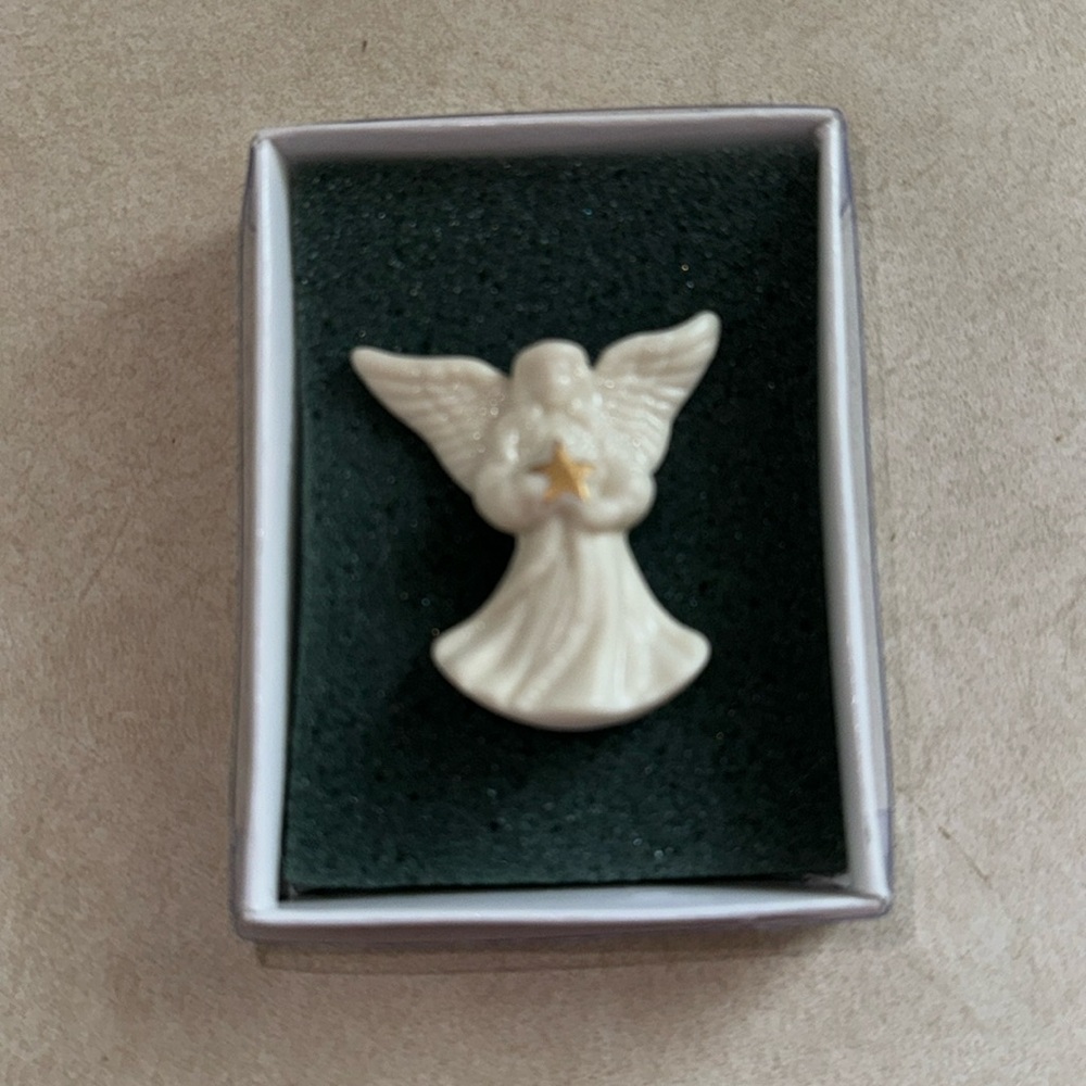 Vintage Lenox Pin Angel Holding Gold Star. New never used.